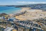 Two bed flat close to the harbourside, St. Ives