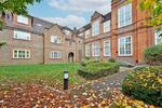 College Yard, Watford, WD24