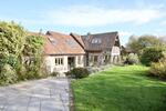 Stunning detached property with paddock, Regil